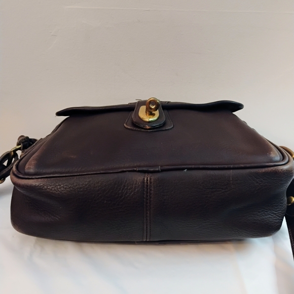 Elegant Brown Leather Dooney And Bourke Bag - Picture 5 of 11